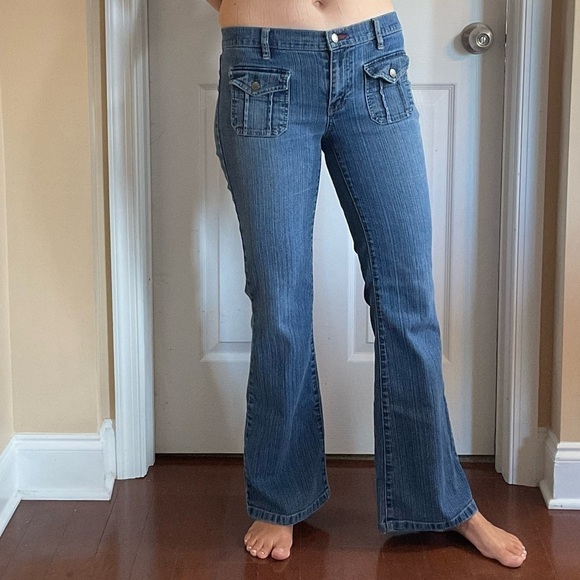 Vintage Y2K Tommy Hilfiger Flare Denim Jeans low rise iconic! 2005 junior pocket - Picture 1 of 9